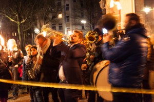 Die Balkan Brass Band Deutschland läutete jetzt das goldene Zeitalter ein. Foto: Alexander Hügel