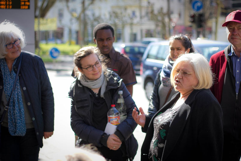 Irene erzählt von ihrer Zeit als Kneipenwirtin am Borsigplatz. Foto: Jullian Has